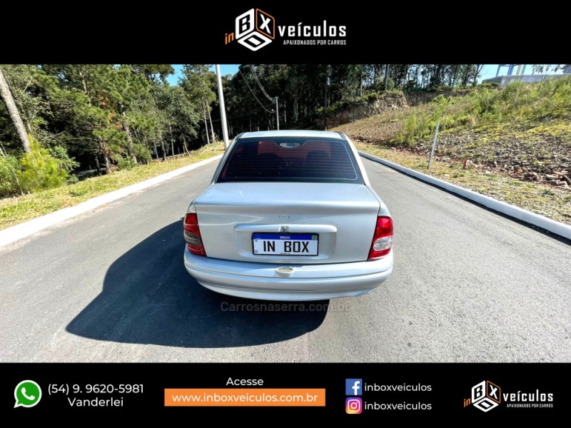 CORSA 1.0 MPFI MILENIUM II SEDAN 8V GASOLINA 4P MANUAL - 2002 - GRAMADO