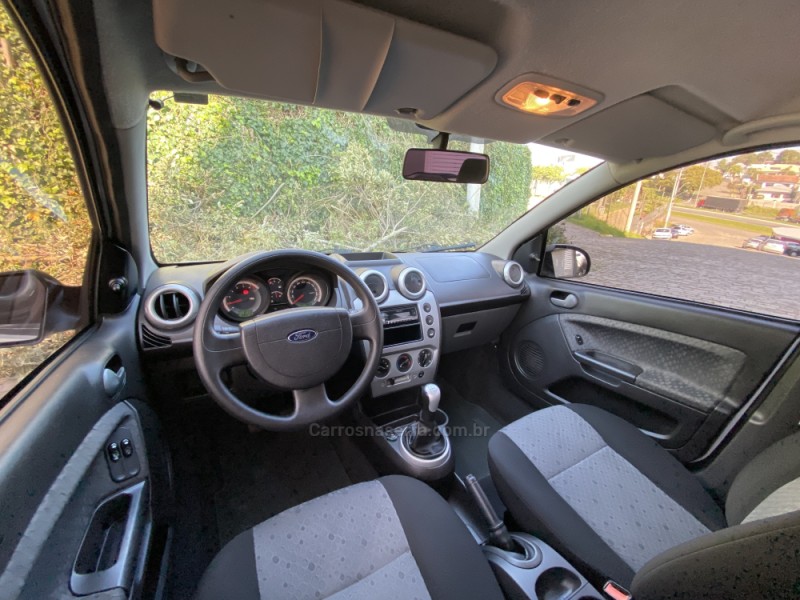FIESTA 1.6 MPI CLASS 8V GASOLINA 4P MANUAL - 2011 - FARROUPILHA