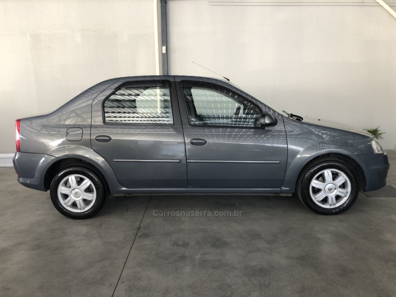 LOGAN 1.6 EXPRESSION 8V FLEX 4P MANUAL - 2011 - CAXIAS DO SUL