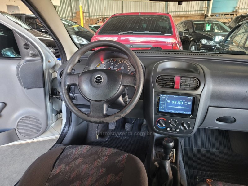 CORSA 1.0 MPFI VHC SEDAN 8V GASOLINA 4P MANUAL - 2003 - CAXIAS DO SUL