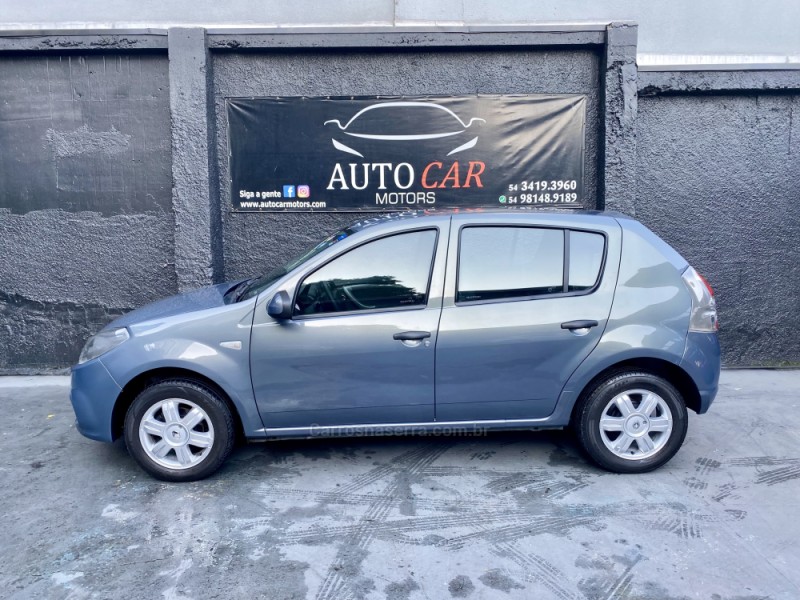 SANDERO 1.0 EXPRESSION 16V FLEX 4P MANUAL - 2014 - CAXIAS DO SUL