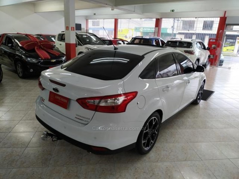 FOCUS 2.0 TITANIUM PLUS SEDAN 16V FLEX 4P AUTOMÁTICO - 2015 - CAXIAS DO SUL