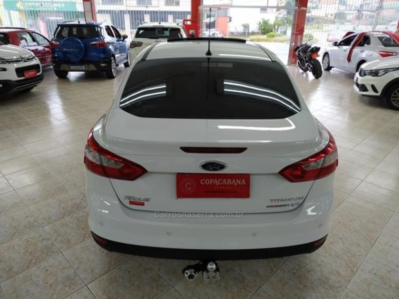 FOCUS 2.0 TITANIUM PLUS SEDAN 16V FLEX 4P AUTOMÁTICO - 2015 - CAXIAS DO SUL