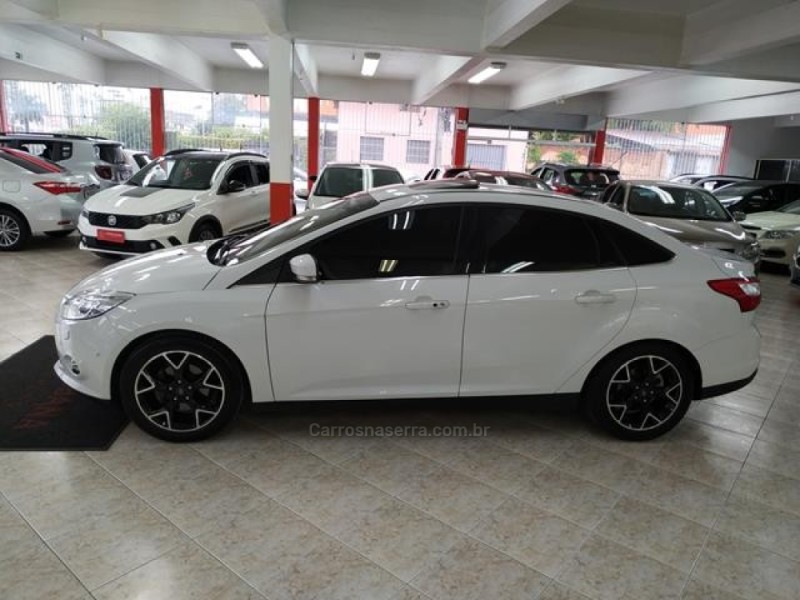FOCUS 2.0 TITANIUM PLUS SEDAN 16V FLEX 4P AUTOMÁTICO - 2015 - CAXIAS DO SUL