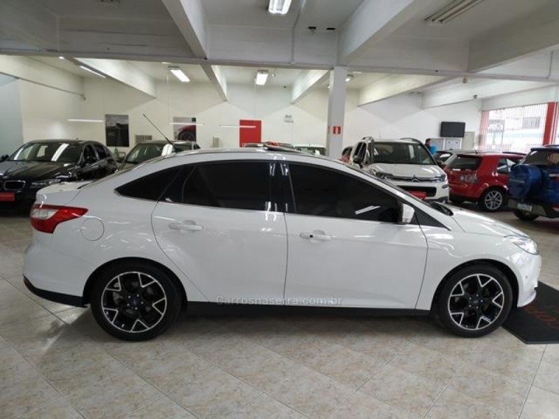 FOCUS 2.0 TITANIUM PLUS SEDAN 16V FLEX 4P AUTOMÁTICO - 2015 - CAXIAS DO SUL