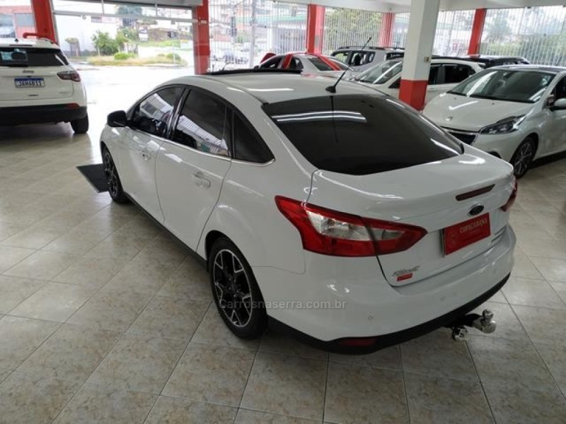 FOCUS 2.0 TITANIUM PLUS SEDAN 16V FLEX 4P AUTOMÁTICO - 2015 - CAXIAS DO SUL