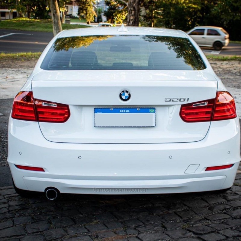 320I 2.0 16V GASOLINA 4P AUTOMÁTICO - 2014 - GRAMADO
