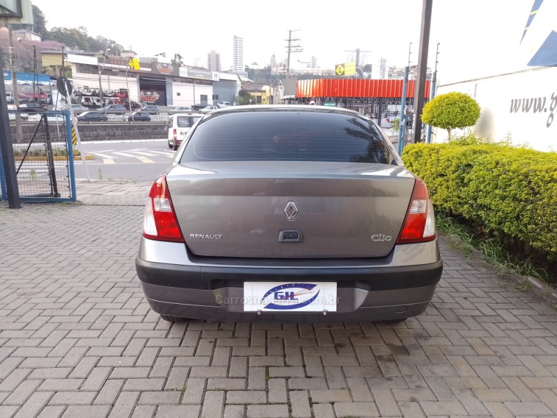 CLIO 1.0 AUTHENTIQUE 16V GASOLINA 4P MANUAL - 2004 - CAXIAS DO SUL