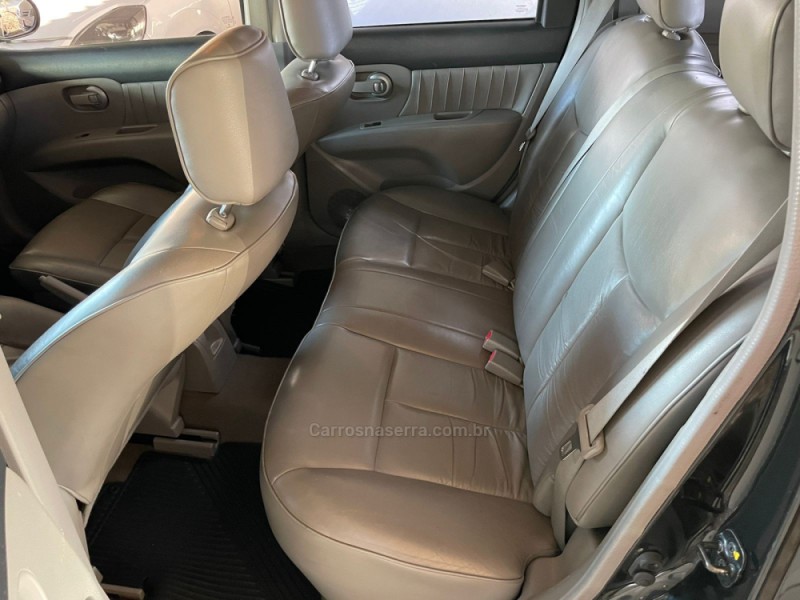 LIVINA 1.6 S 16V FLEX 4P MANUAL - 2011 - FARROUPILHA