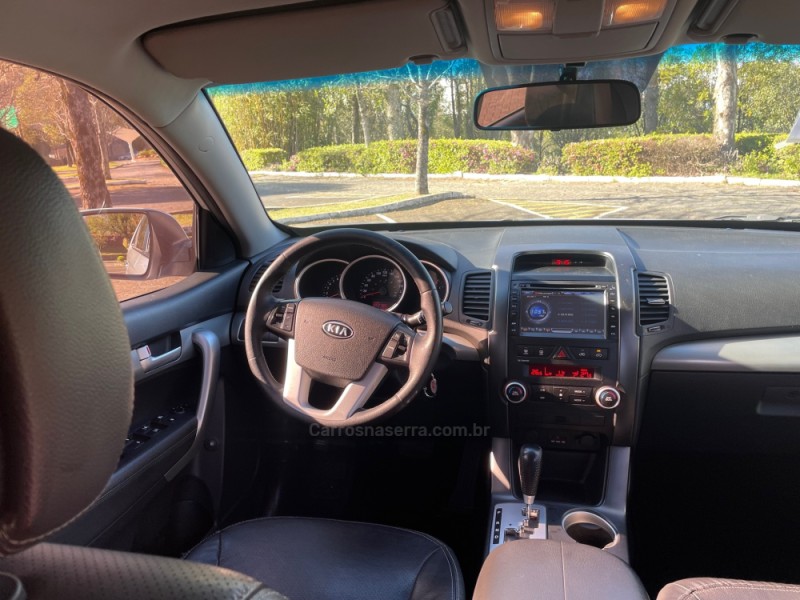 SORENTO 2.4 EX2 4X2 16V GASOLINA 4P AUTOMÁTICO - 2013 - CAXIAS DO SUL