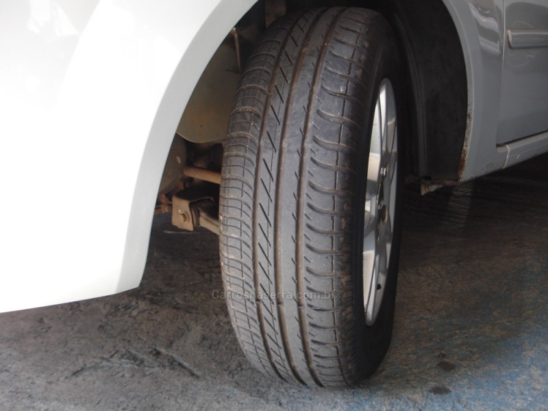 FIESTA 1.6 MPI CLASS SEDAN 8V FLEX 4P MANUAL - 2008 - CAXIAS DO SUL