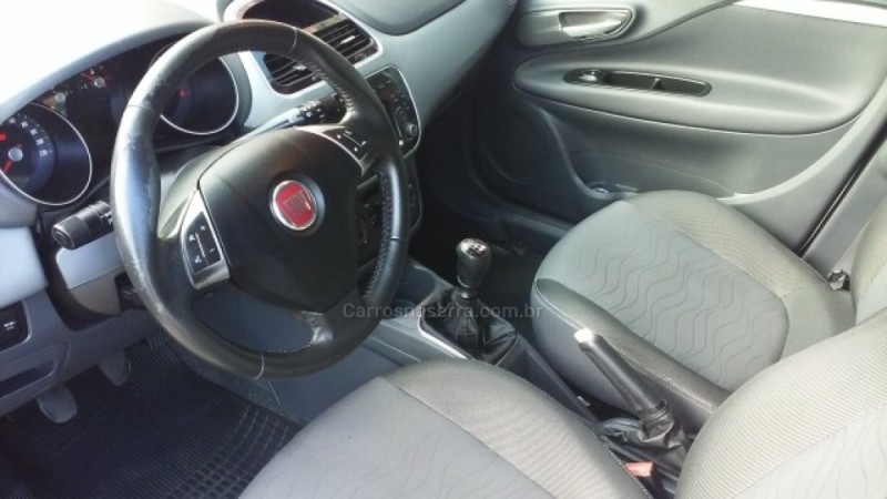 PUNTO 1.6 ESSENCE 16V FLEX 4P MANUAL - 2016 - DOIS IRMãOS