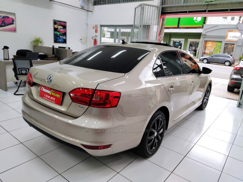 JETTA 2.0 COMFORTLINE FLEX 4P TIPTRONIC - 2013 - CAXIAS DO SUL