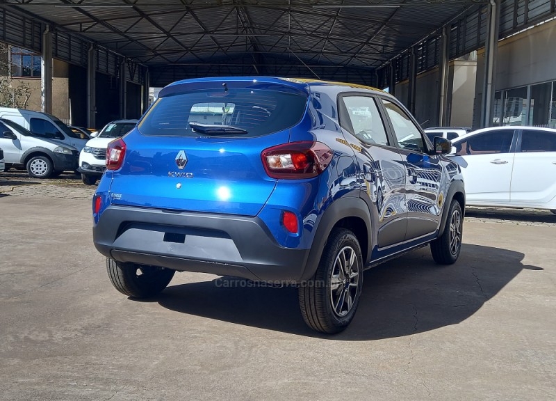 KWID 1.0 12V SCE FLEX INTENSE MANUAL - 2023 - VACARIA