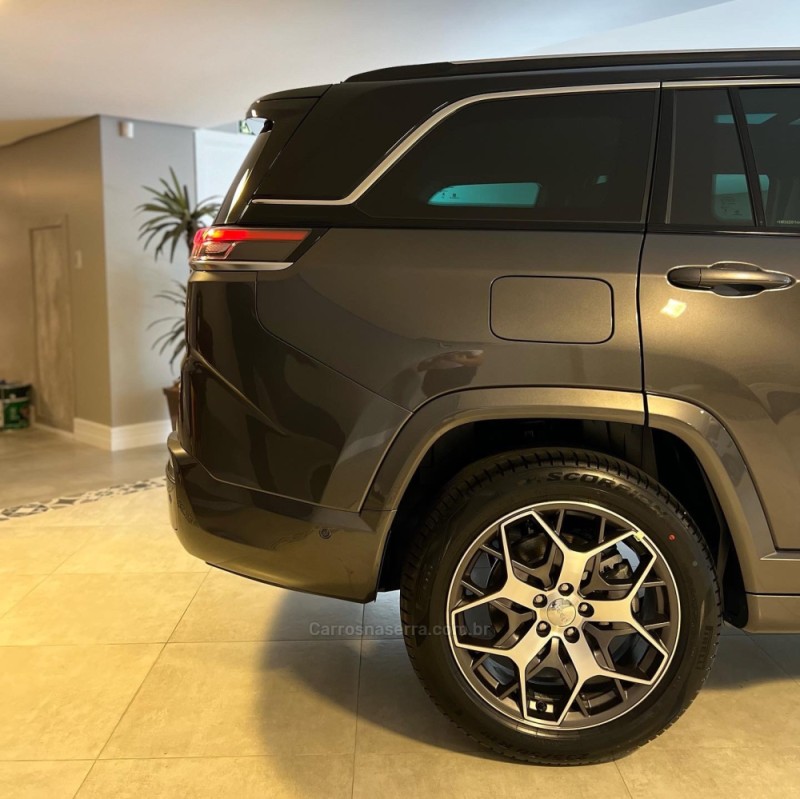 COMMANDER 1.3 OVERLAND T259 16V 4X2 TURBO FLEX 4P AUTOMÁTICO - 2022 - CAXIAS DO SUL