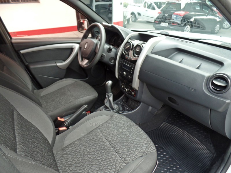 DUSTER 1.6 EXPRESSION 4X2 16V FLEX 4P MANUAL - 2016 - CAXIAS DO SUL