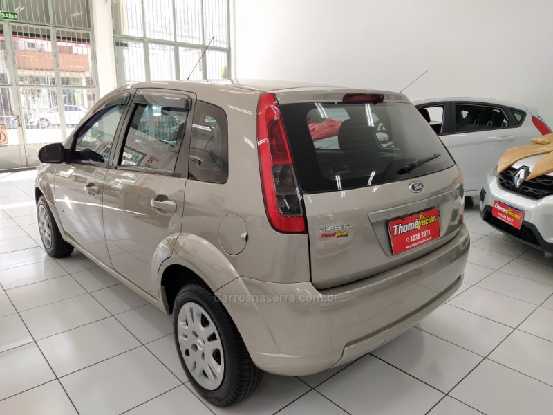 FIESTA 1.6 ROCAM SE PLUS HATCH 8V FLEX 4P MANUAL - 2014 - CAXIAS DO SUL