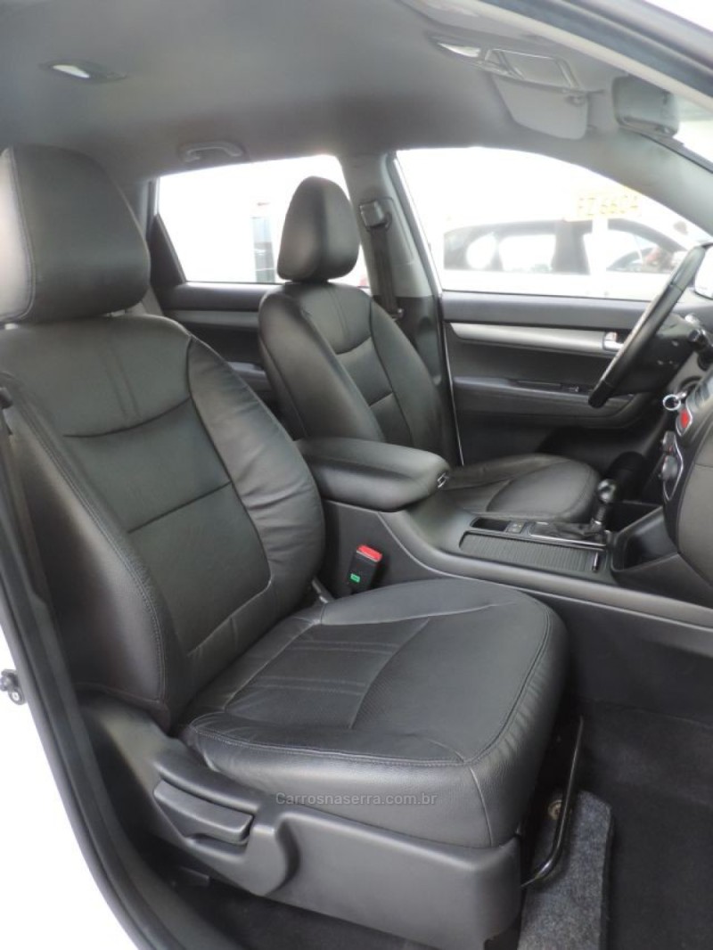 SORENTO 2.4 EX2 4X2 16V GASOLINA 4P AUTOMÁTICO - 2014 - PORTO ALEGRE