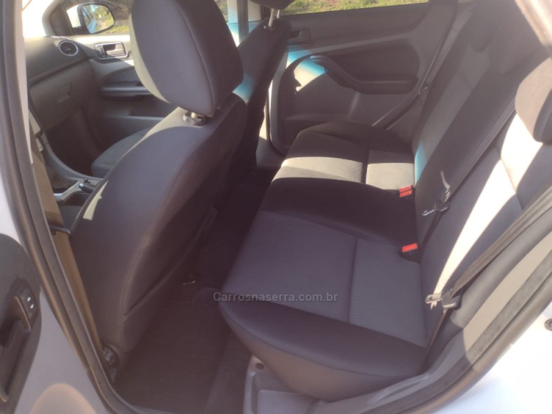 FOCUS 1.6 GL 16V FLEX 4P MANUAL - 2012 - CAXIAS DO SUL
