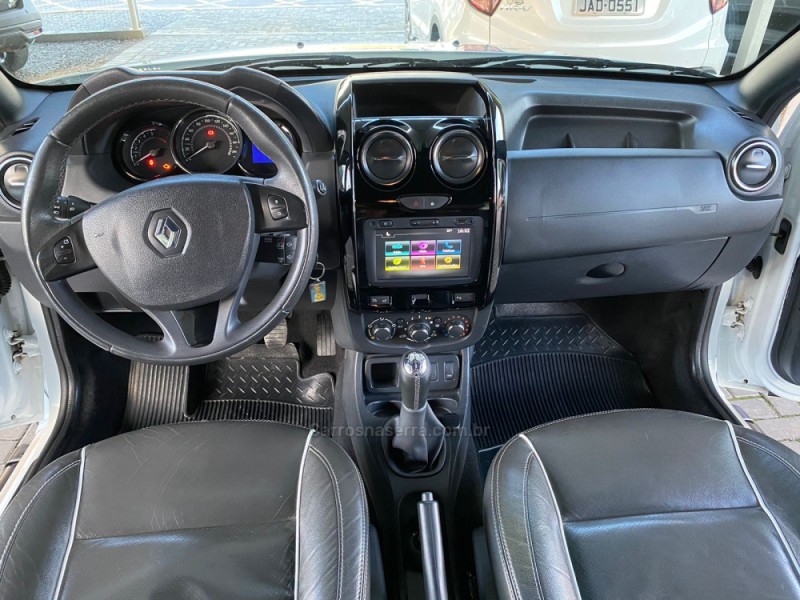 DUSTER OROCH 1.6 16V FLEX DYNAMIQUE 4P MANUAL - 2016 - CAMPO BOM