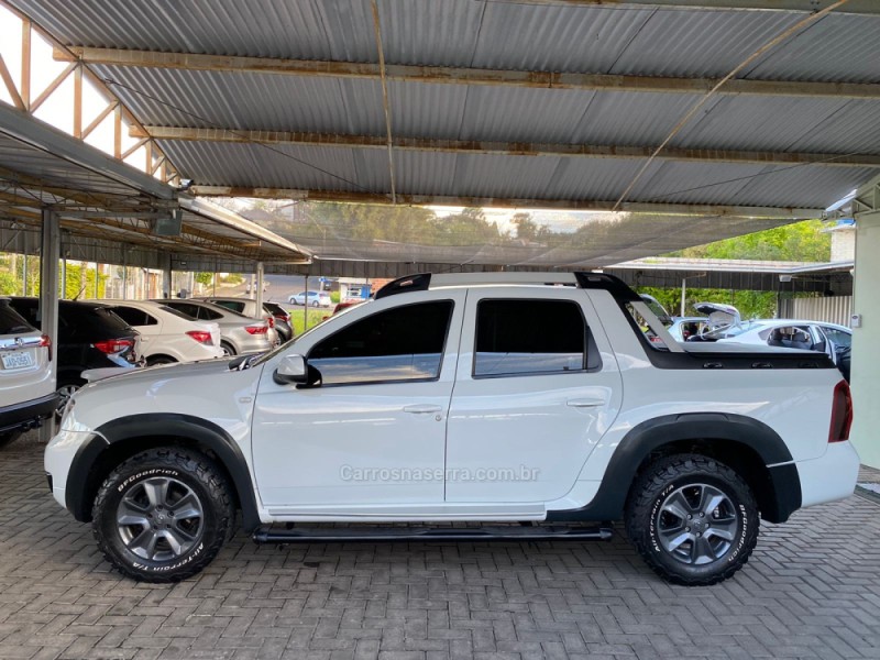 DUSTER OROCH 1.6 16V FLEX DYNAMIQUE 4P MANUAL - 2016 - CAMPO BOM