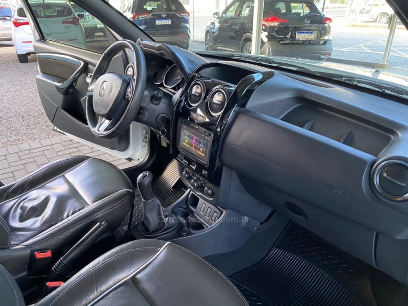DUSTER OROCH 1.6 16V FLEX DYNAMIQUE 4P MANUAL - 2016 - CAMPO BOM