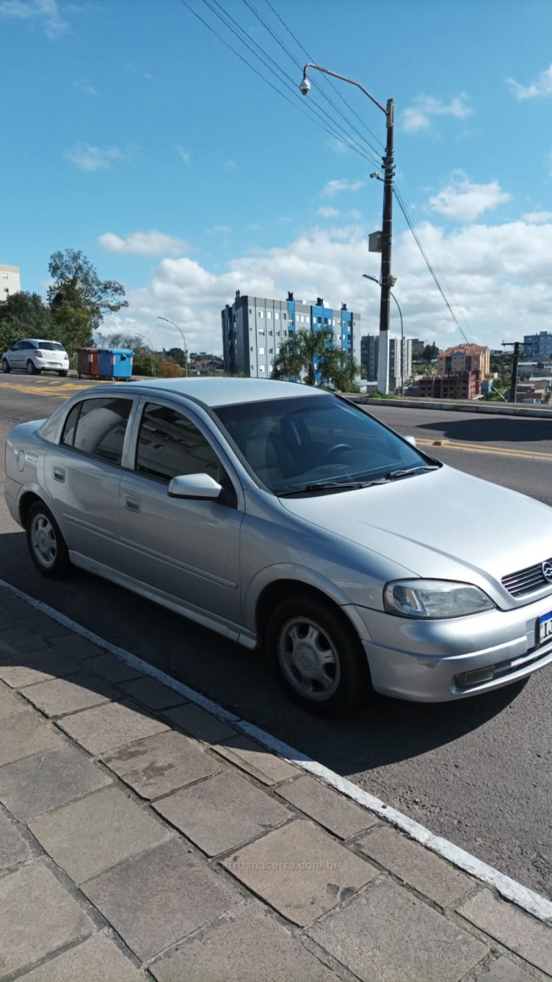 ASTRA 1.8 MPFI MILLENIUM II SEDAN 8V GASOLINA 4P MANUAL - 2000 - BENTO GONçALVES
