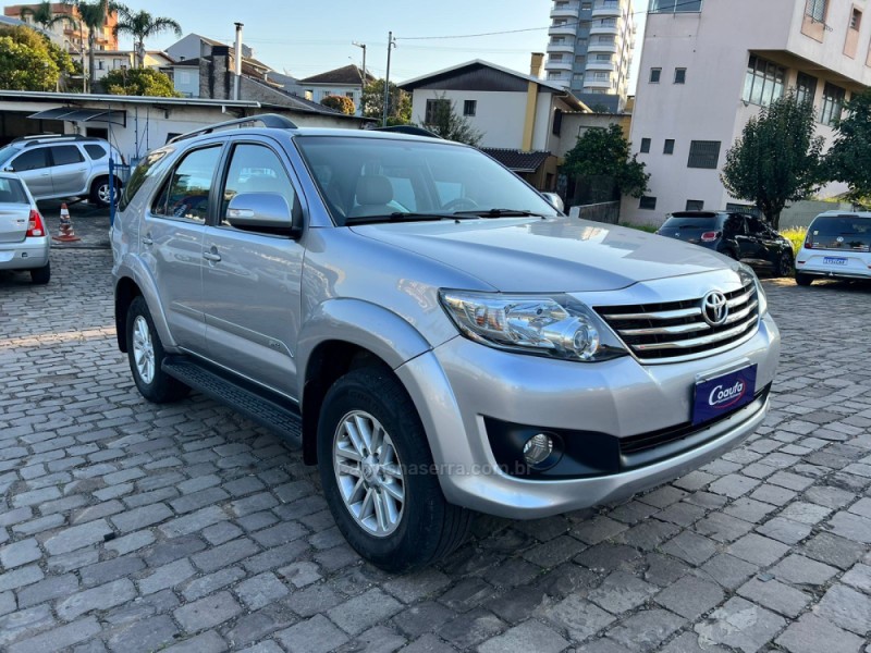 HILUX SW4 2.7 SR 4X2 16V FLEX 4P AUTOMÁTICO - 2015 - FARROUPILHA