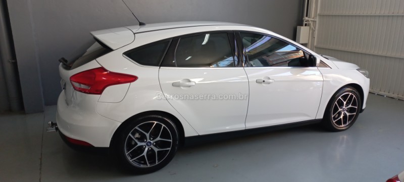 focus 2.0 titanium hatch 16v flex 4p automatico 2016 bento goncalves