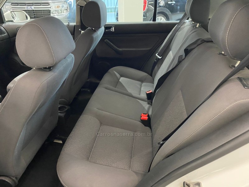GOLF 2.0 MI 8V FLEX 4P TIPTRONIC - 2009 - FLORES DA CUNHA