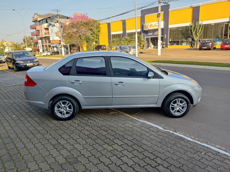 FIESTA 1.6 MPI SEDAN 8V FLEX 4P MANUAL - 2006 - GUAPORé