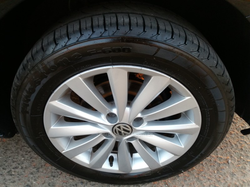 VOYAGE 1.6 MI TREND 8V FLEX 4P MANUAL - 2014 - DOIS IRMãOS