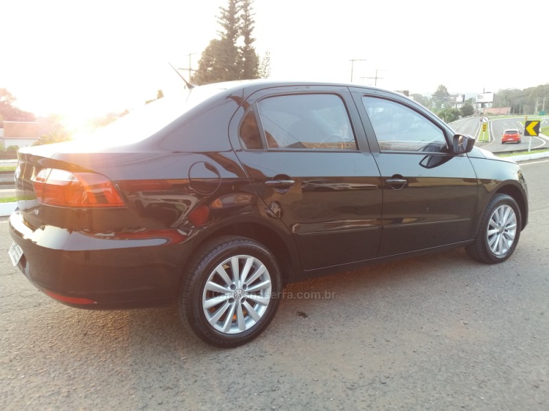 VOYAGE 1.6 MI TREND 8V FLEX 4P MANUAL - 2014 - DOIS IRMãOS