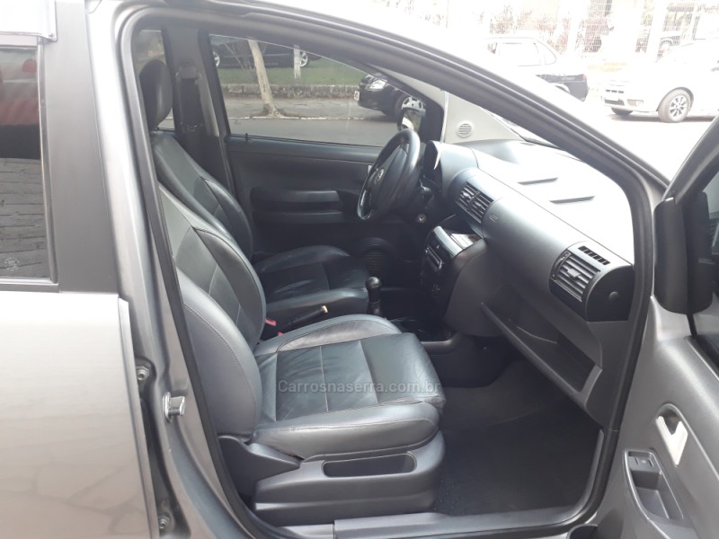 CROSSFOX 1.6 MI FLEX 8V 4P MANUAL - 2006 - TRêS COROAS