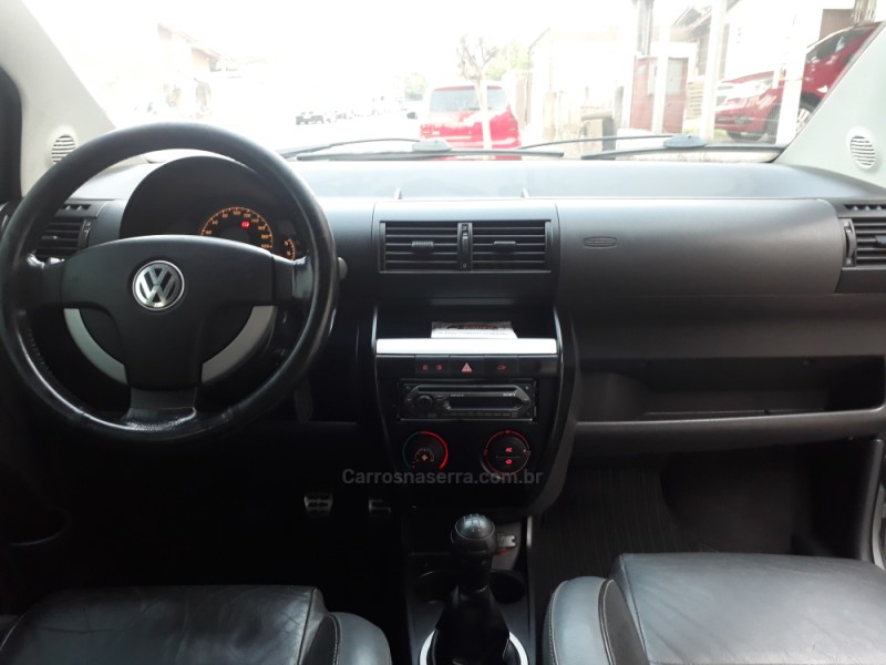 CROSSFOX 1.6 MI FLEX 8V 4P MANUAL - 2006 - TRêS COROAS