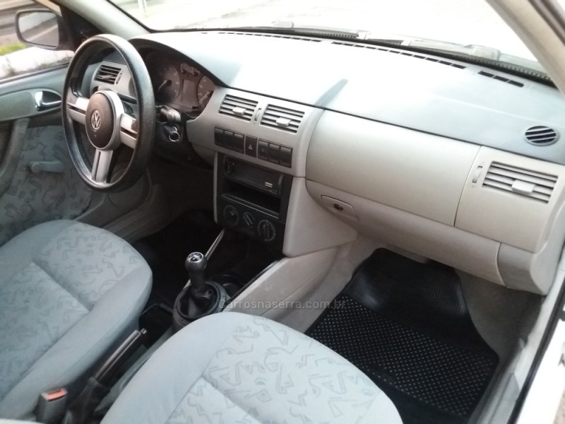 GOL 1.0 MI 16V GASOLINA 4P MANUAL G.III - 2001 - DOIS IRMãOS