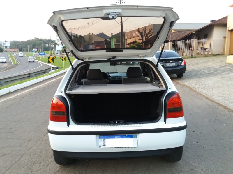 GOL 1.0 MI 16V GASOLINA 4P MANUAL G.III - 2001 - DOIS IRMãOS