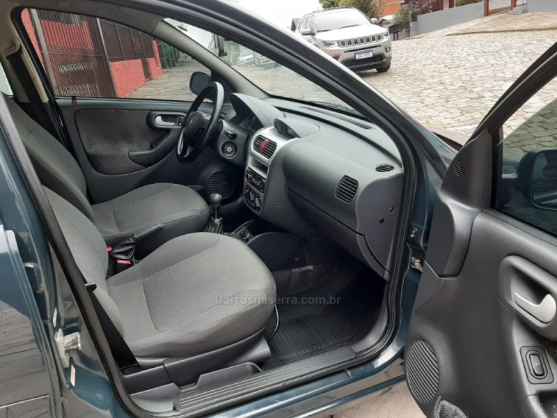 CORSA 1.4 MPFI PREMIUM 8V FLEX 4P MANUAL - 2010 - CAXIAS DO SUL