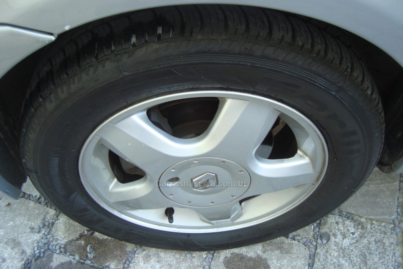 CLIO 1.0 PRIVILÉGE SEDAN 16V GASOLINA 4P MANUAL - 2008 - CAXIAS DO SUL