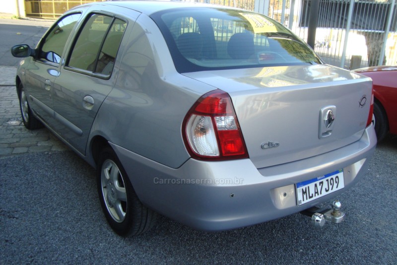 CLIO 1.0 PRIVILÉGE SEDAN 16V GASOLINA 4P MANUAL - 2008 - CAXIAS DO SUL
