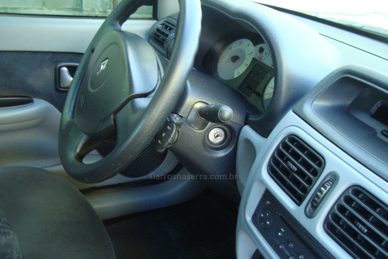 CLIO 1.0 PRIVILÉGE SEDAN 16V GASOLINA 4P MANUAL - 2008 - CAXIAS DO SUL