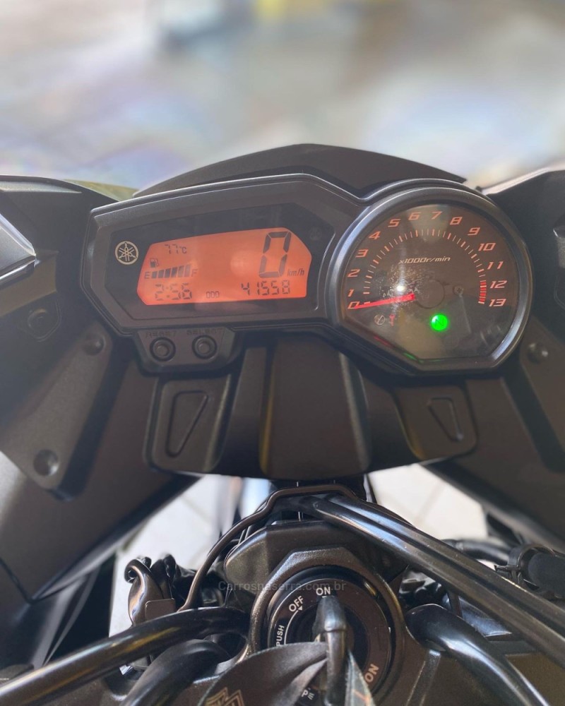 XJ6 F  - 2010 - LAGOA VERMELHA