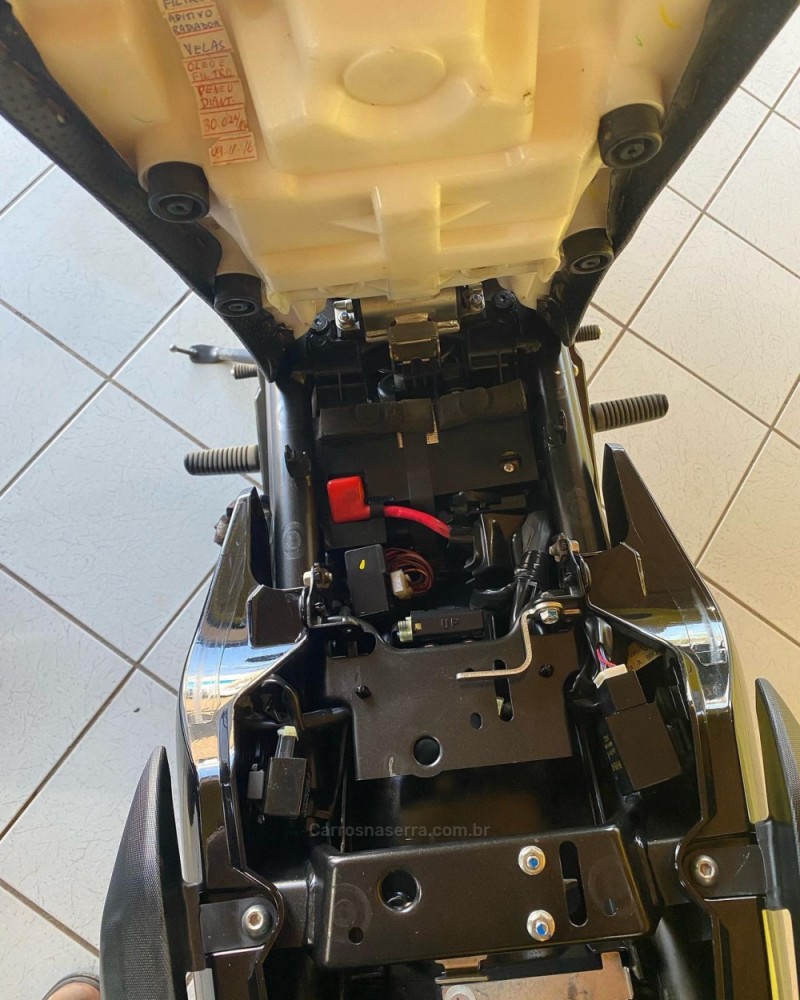 XJ6 F  - 2010 - LAGOA VERMELHA