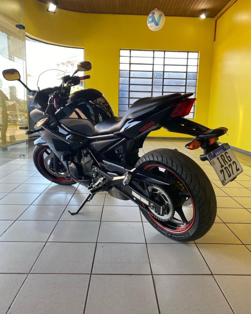 XJ6 F  - 2010 - LAGOA VERMELHA