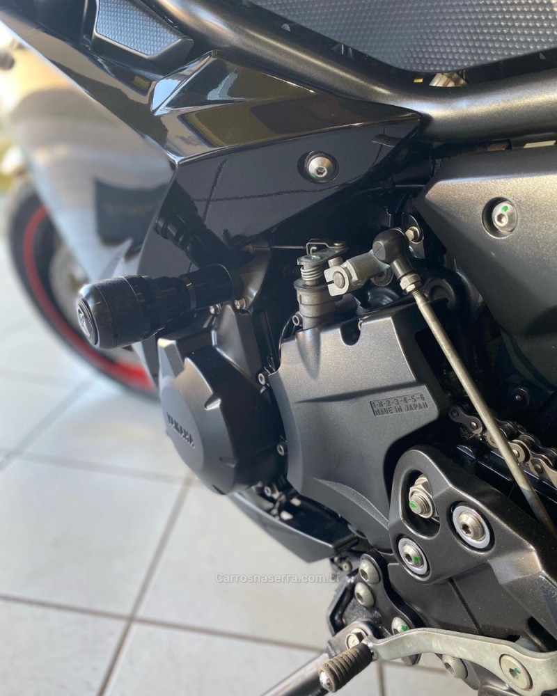 XJ6 F  - 2010 - LAGOA VERMELHA