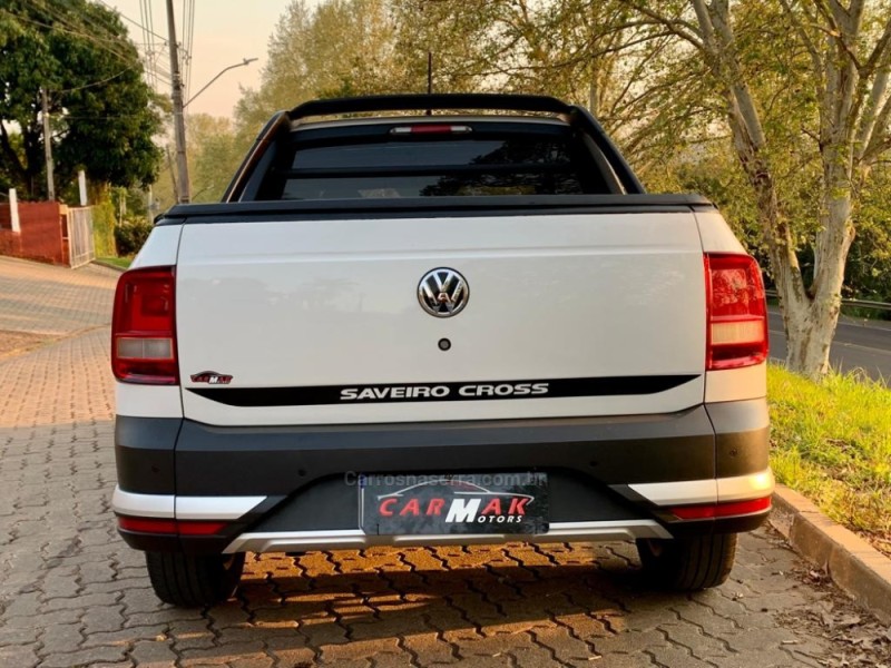 SAVEIRO 1.6 CROSS CD 16V FLEX 2P MANUAL - 2017 - DOIS IRMãOS