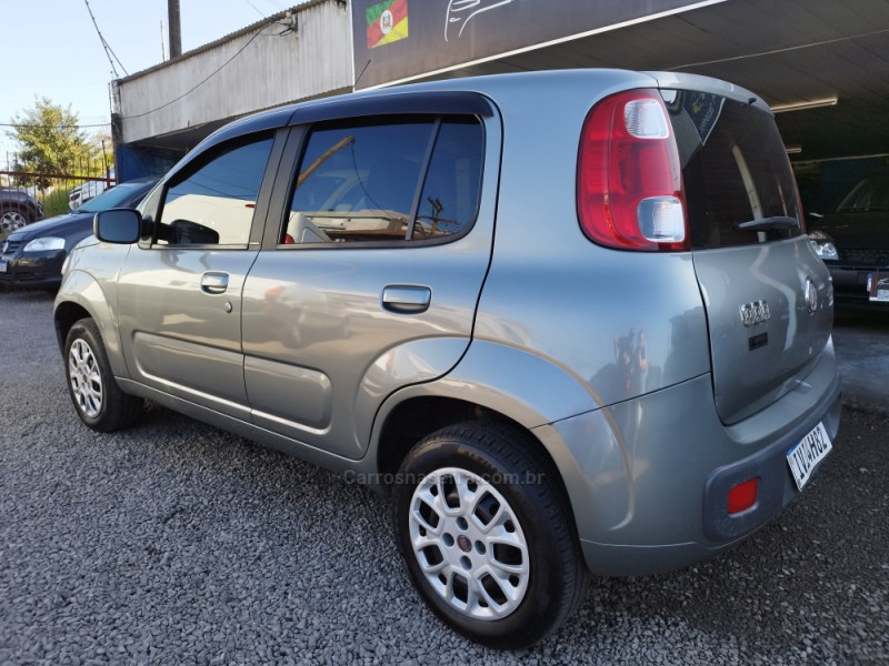 UNO 1.0 EVO VIVACE 8V FLEX 4P MANUAL - 2014 - FARROUPILHA