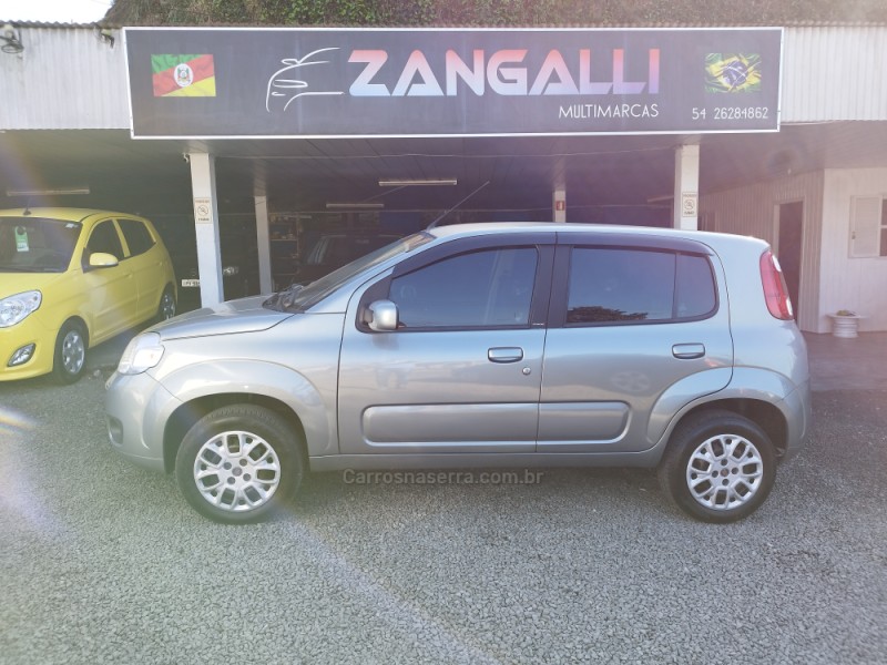 UNO 1.0 EVO VIVACE 8V FLEX 4P MANUAL