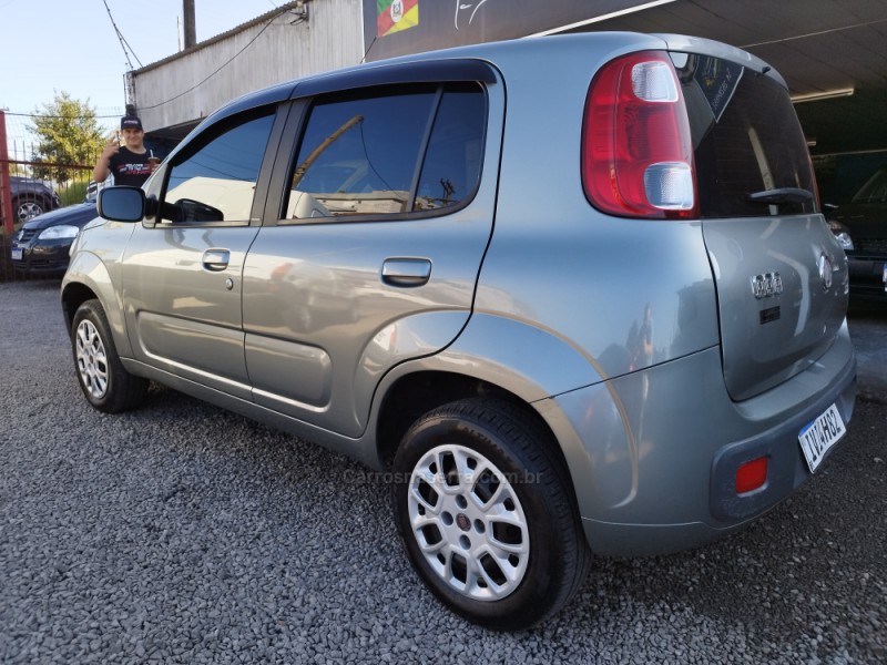 UNO 1.0 EVO VIVACE 8V FLEX 4P MANUAL - 2014 - FARROUPILHA