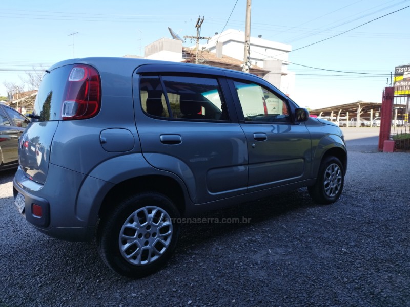 UNO 1.0 EVO VIVACE 8V FLEX 4P MANUAL - 2014 - FARROUPILHA